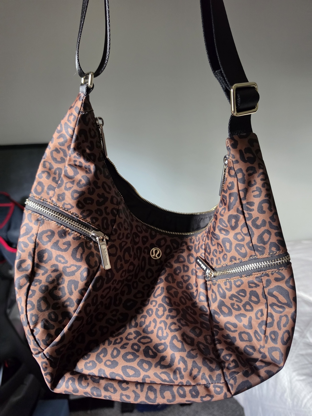 Lululemon Large Slouchy Sling Bag 13L
Metal Hardware